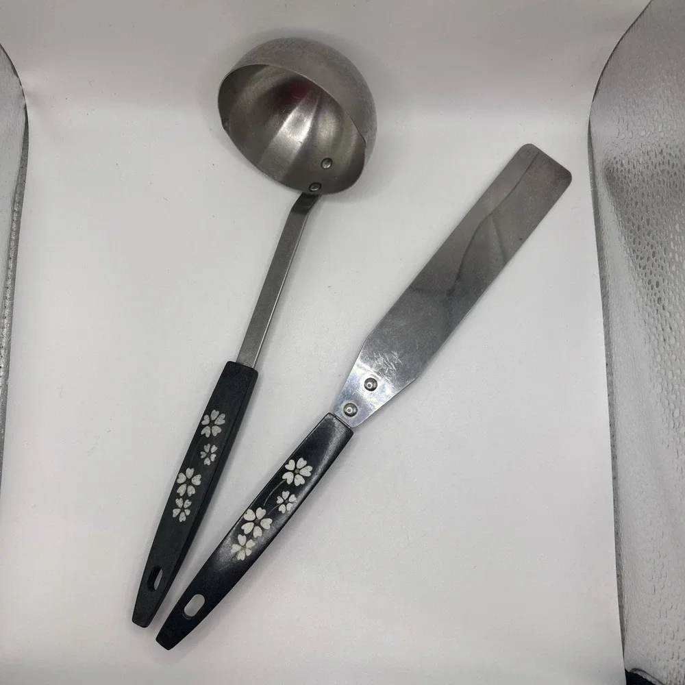 Vintage Ecko stainless steel Ladle & Frosting Knife Black Handle Daisy's 1960's